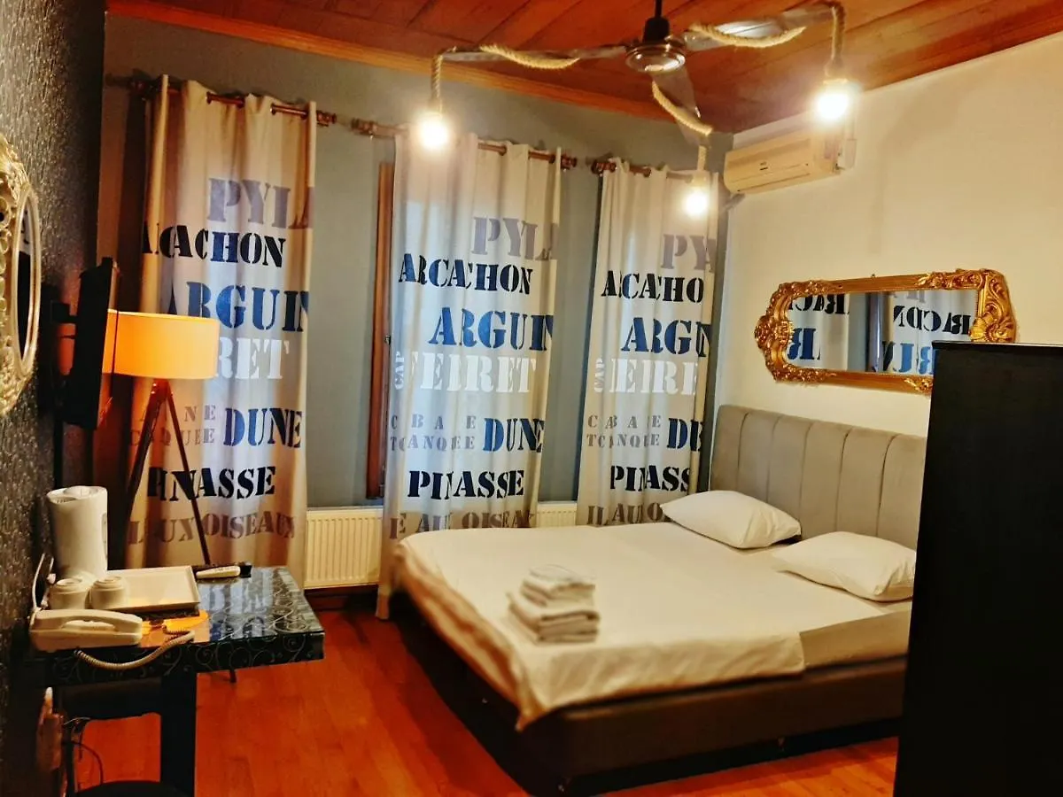 Mahzen Otel Istanbul 3*,